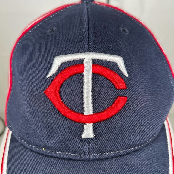 Minnesota Twins Embroidered MLB Red White Blue Logo Baseball Cap Hat Hook Loop - Picture 2 of 8